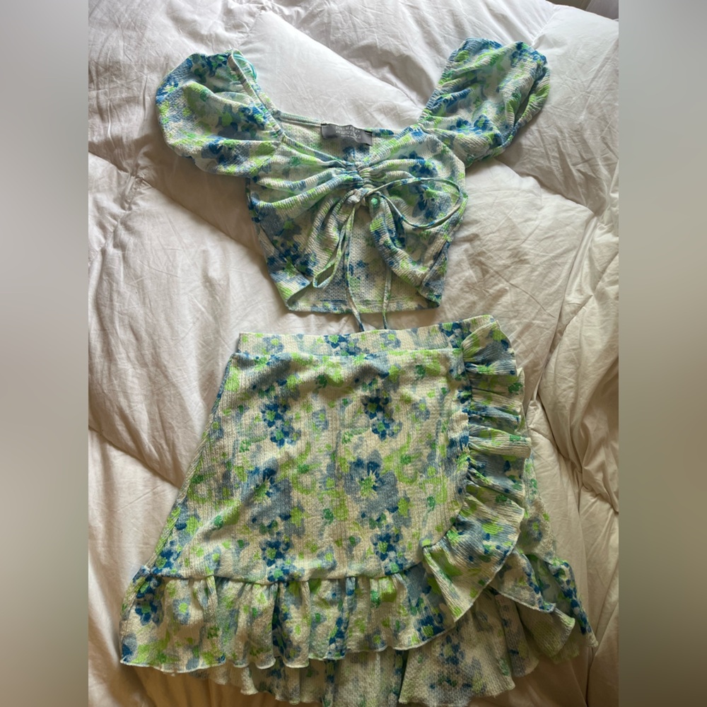 Primark Vibrant Blue and Green Textured Top and skirt